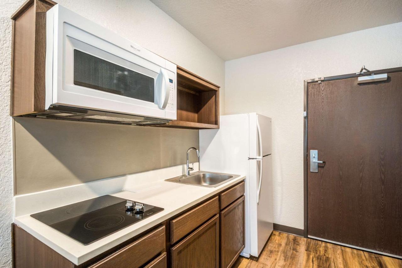 Woodspring Suites Μπράντεντον Εξωτερικό φωτογραφία