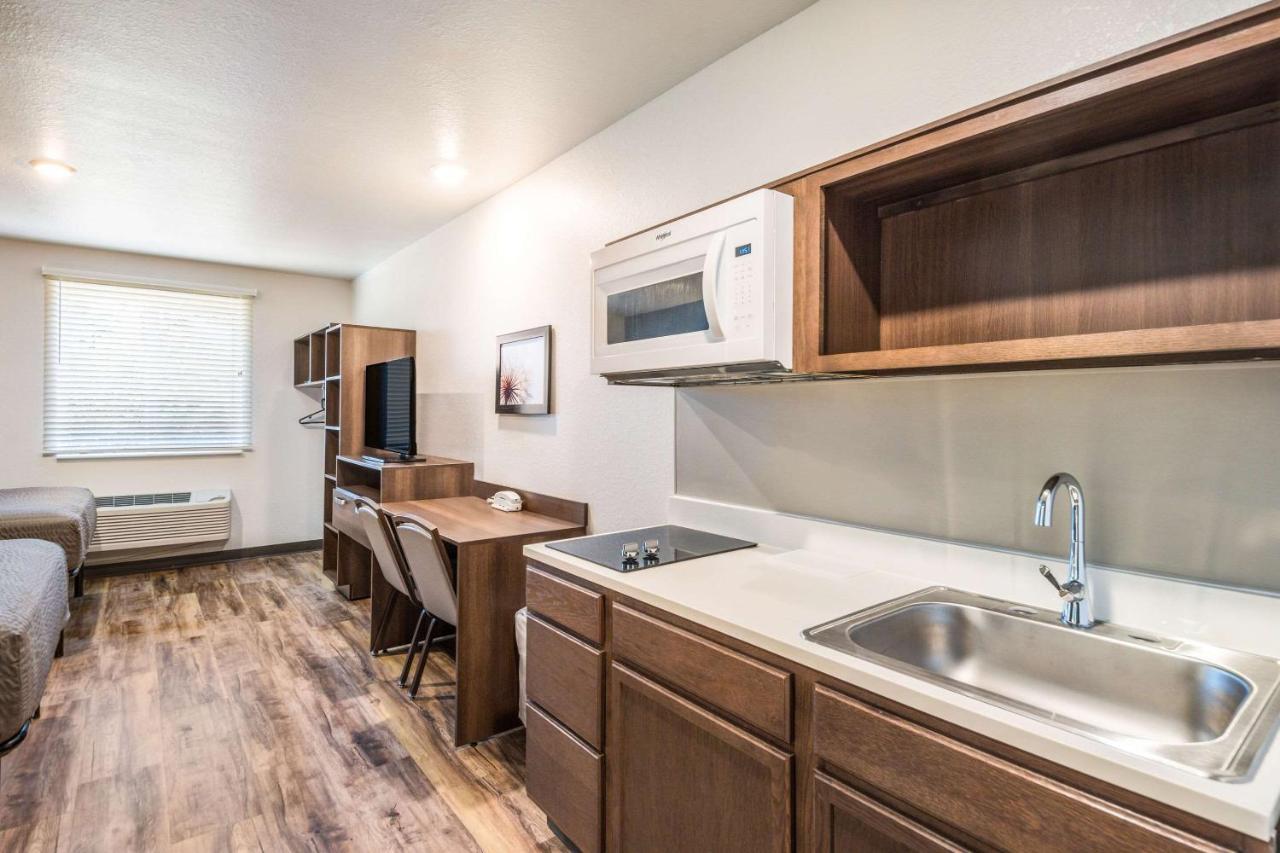 Woodspring Suites Μπράντεντον Εξωτερικό φωτογραφία